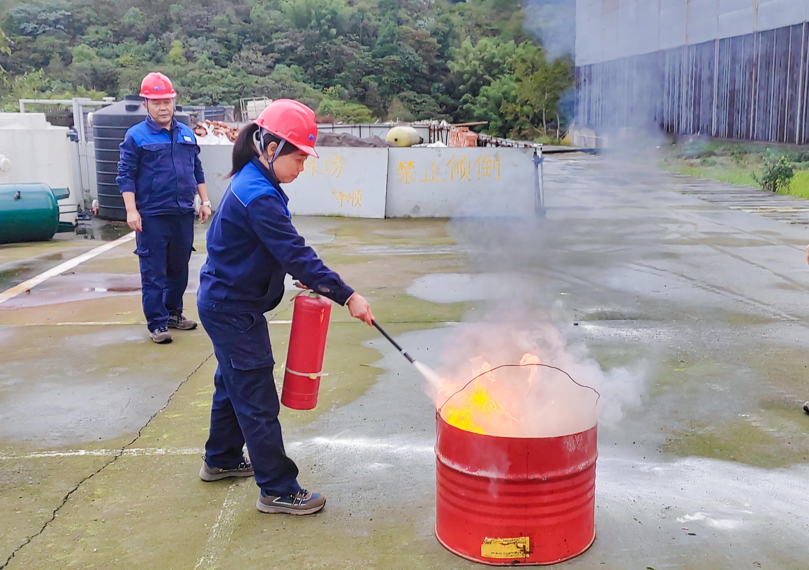 滅火器使用實操演練.jpeg 滅火器使用實操演練.jpeg